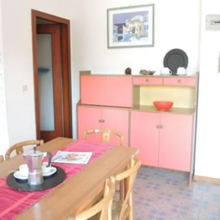 Flat Next To The Sea In Lägenhet